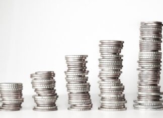 Ile Polska ma pieniędzy 2023?